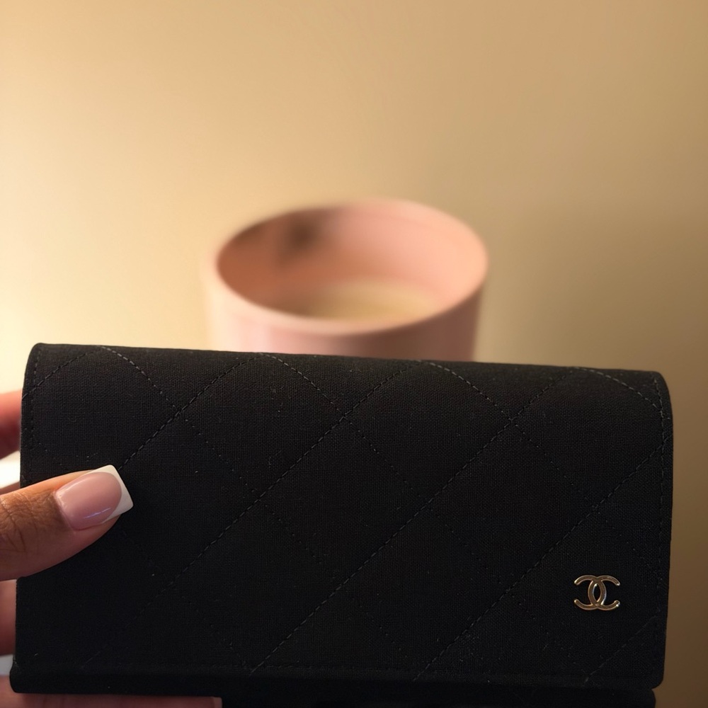 CHANEL Black and Gold Square Sunglasses - Picture 4 of 4